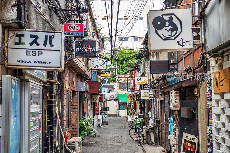 日本东京新宿区的街景