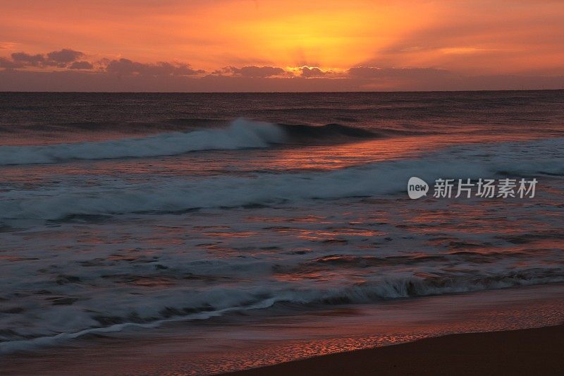 海上日出