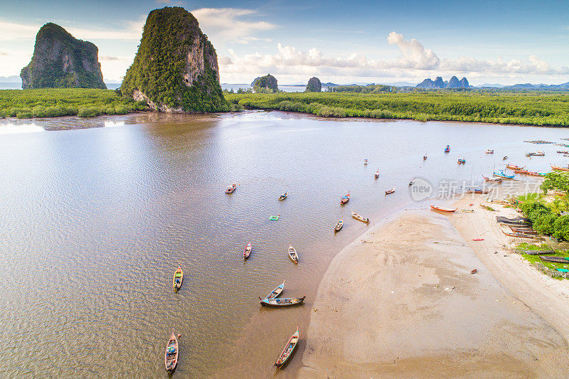 鸟瞰图拍摄热带美丽的海滩海与红树林在泰国南部