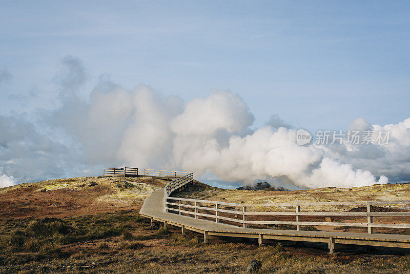 冰岛格林达维克的Gunnuhver温泉地热区