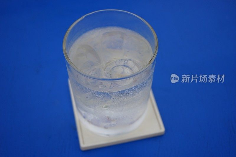 一杯冰水