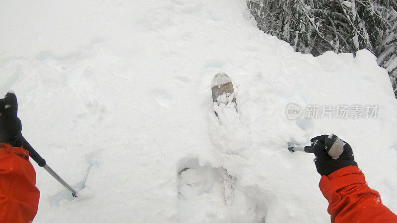 第一人称视角POV背国家滑雪下山高山斜坡