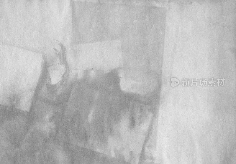 染色和潮湿的白纸垃圾纹理全框架背景