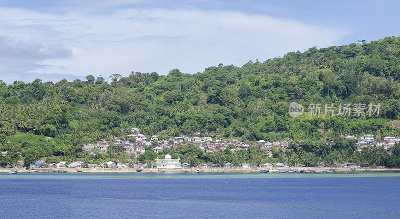 班达岛的海岸线