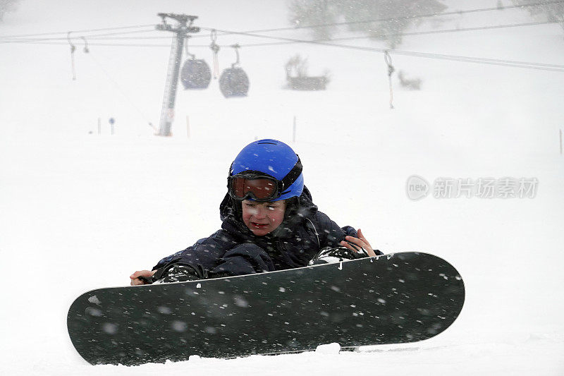 儿童滑雪