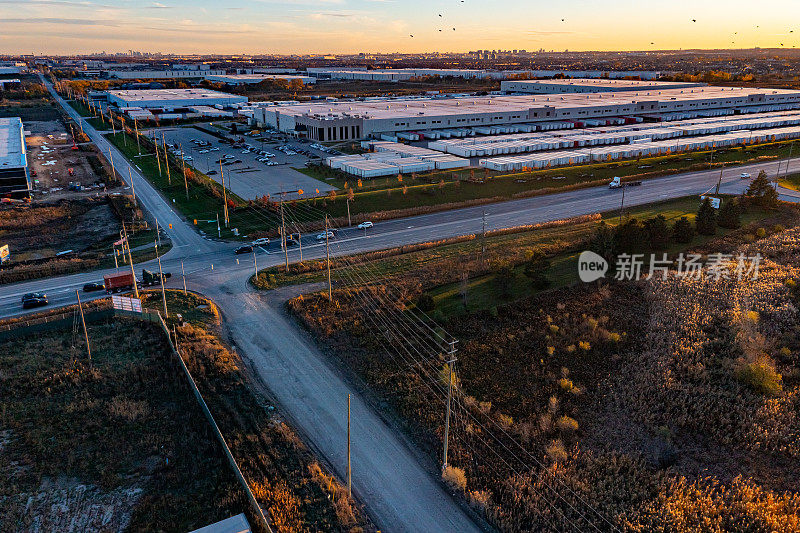 位于加拿大克莱因堡的加拿大太平洋高速公路沃恩多式联运码头