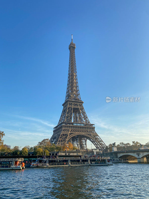 埃菲尔铁塔和巴黎塞纳河
