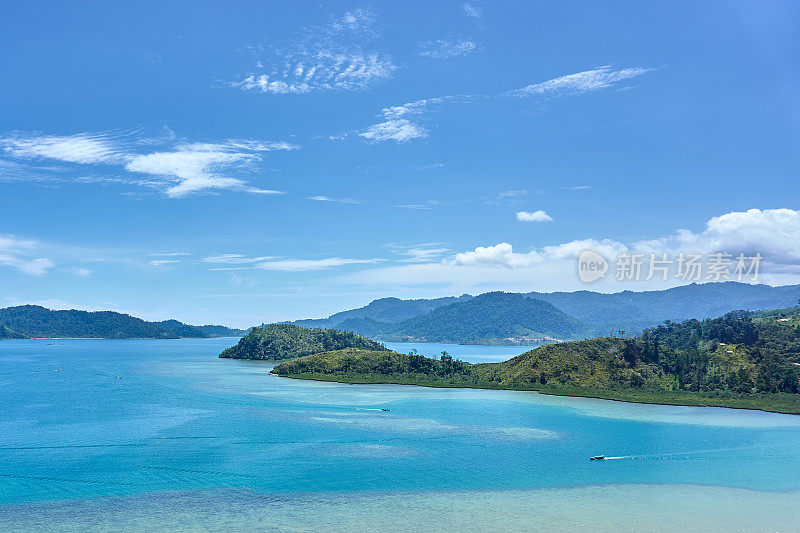 从Mandeh山，Painan，南海岸，西苏门答腊岛，印度尼西亚的海洋景观