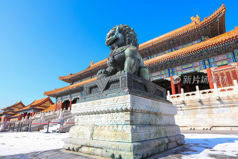 北京故宫的铜狮
