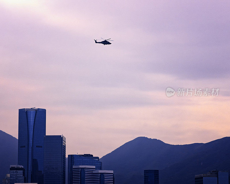 直升机在香港上空盘旋