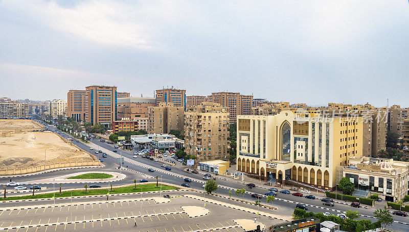 住宅区和开罗市中心医院的建筑。