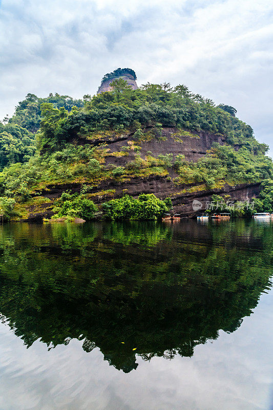 丹霞地貌、湖泊、山脉