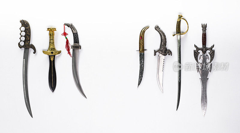 收集中世纪的剑和军刀