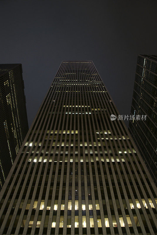 摩天大楼办公楼夜景背景