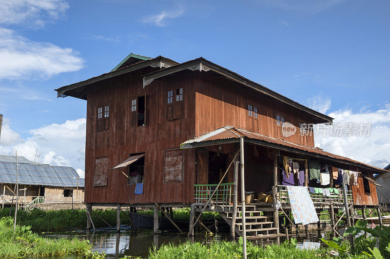 茵莱湖的传统木桩屋