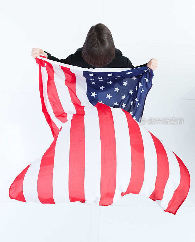 以上的观点，女商人与美国国旗