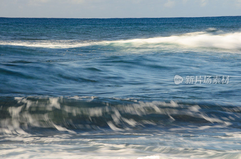 北岸波浪的运动