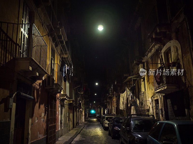 西西里岛卡塔尼亚黑暗的老巷子