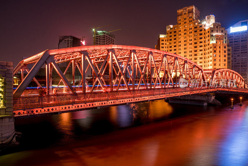 晚上的外百度桥，中国上海