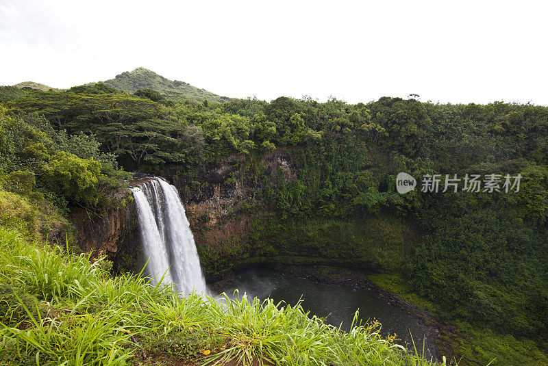 夏威夷考艾岛的怀卢阿瀑布