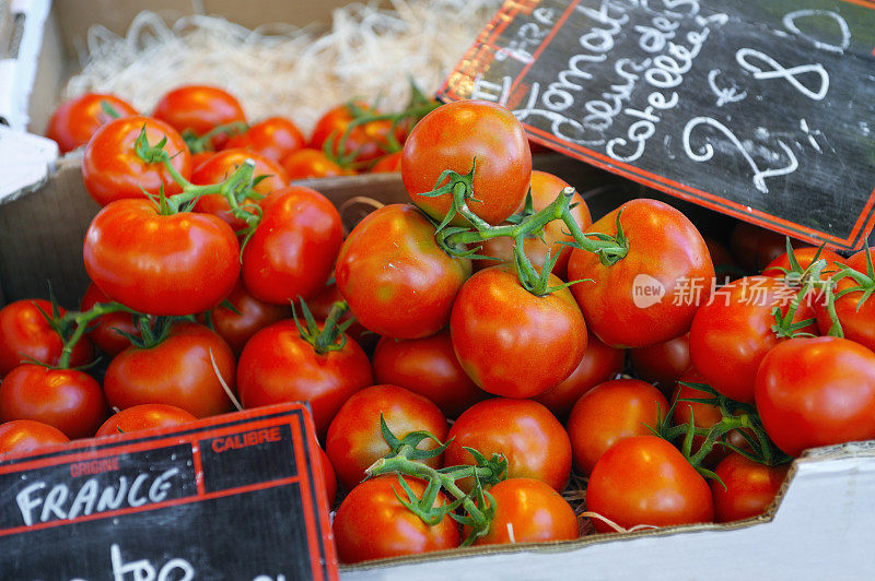 市场上的番茄