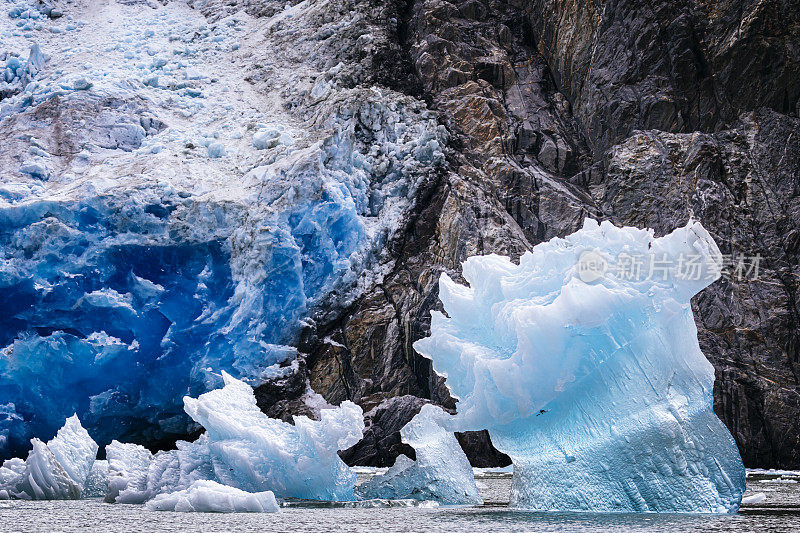 特蕾西·阿姆的南索耶冰川上的冰山细节