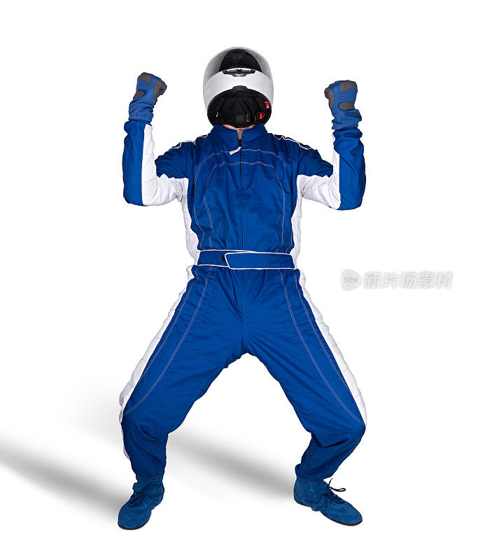 赛车手在蓝色的白色赛车运动整体鞋手套和安全齿轮碰撞头盔庆祝后赢得孤立的白色背景。赛车摩托车运动概念。