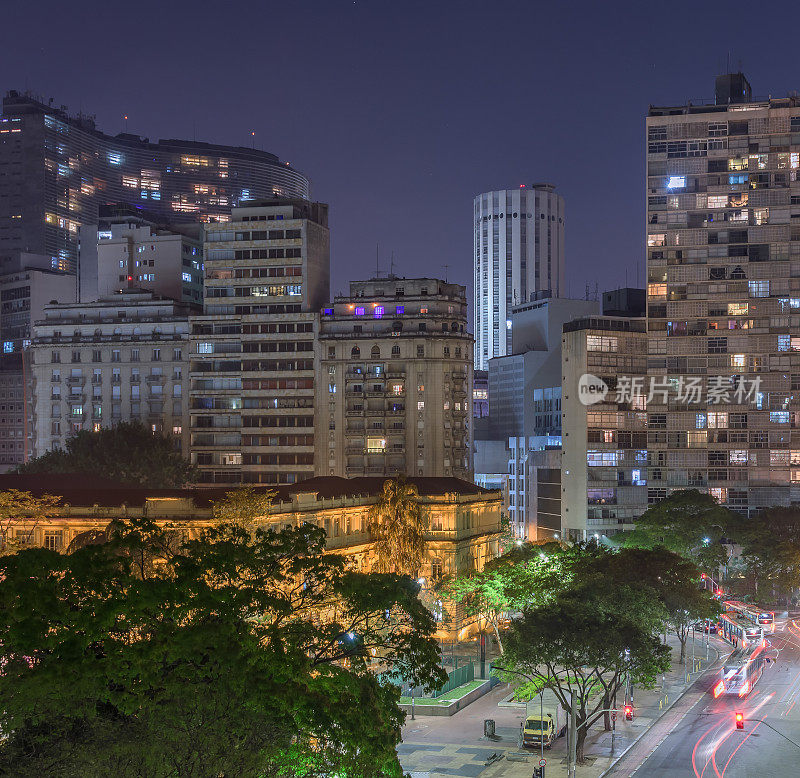 从圣保罗市中心的夜景