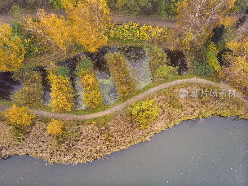 这是Naaldwijk的一个休闲区Prinsenbos的鸟瞰图