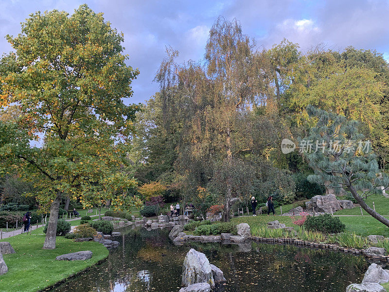 伦敦荷兰公园的京都花园