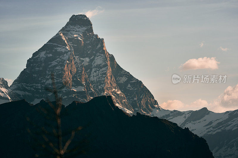 马特洪峰，南临Cervinia(意大利)