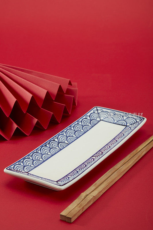中式红底红折扇祥云图案长盘竹筷