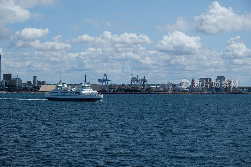 瑞典赫尔辛堡市港口渡轮到丹麦赫尔辛堡