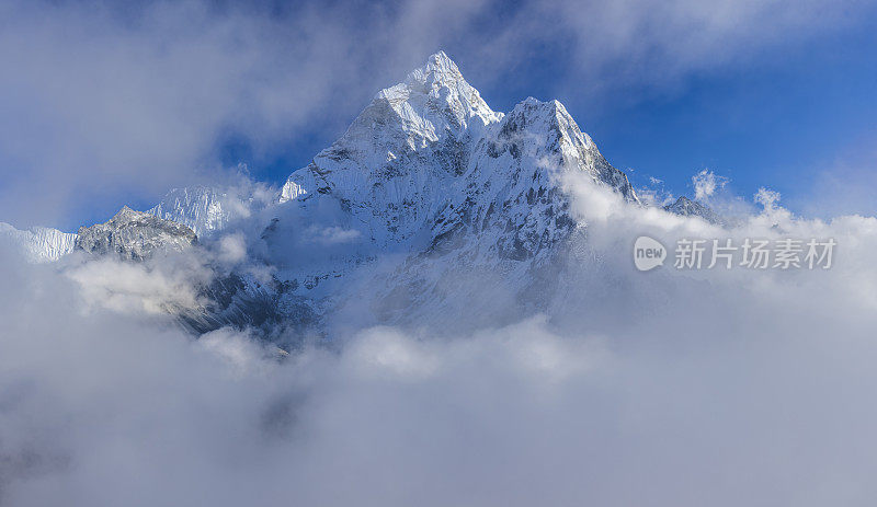 全景212万像素XXXXL大小的美丽的山阿玛达布拉姆在喜马拉雅山，尼泊尔