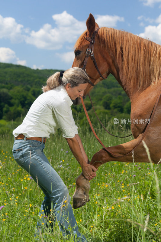 女人马拉伸