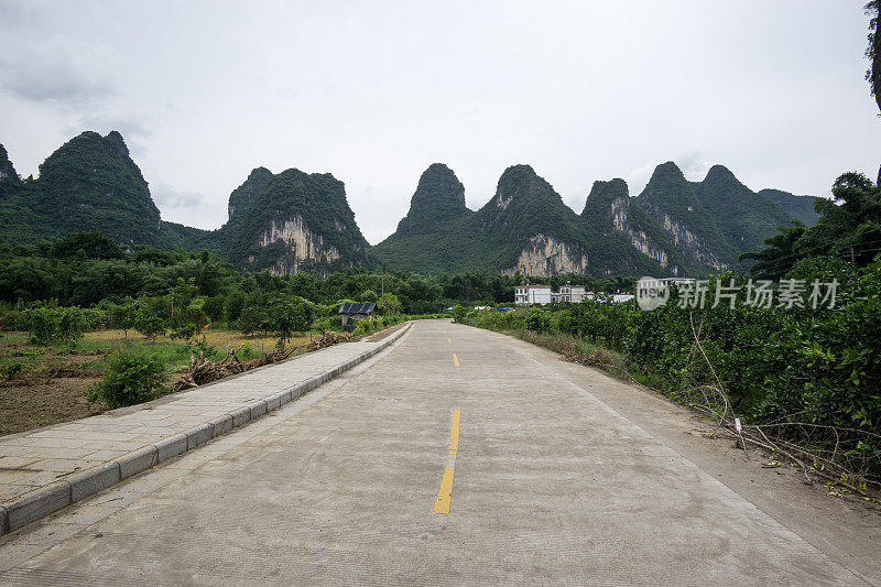 漓江附近的路