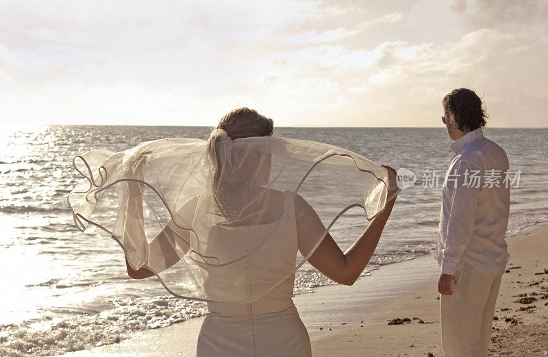 海滩上的婚礼步道