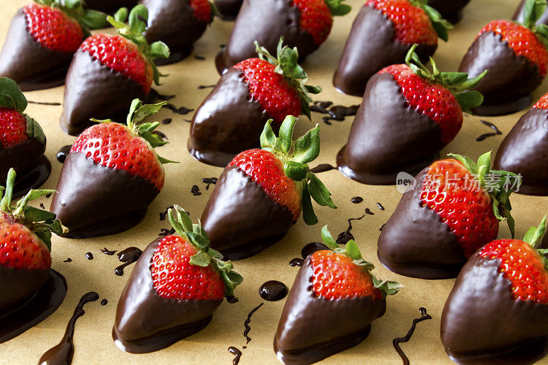 巧克力蘸鲜草莓