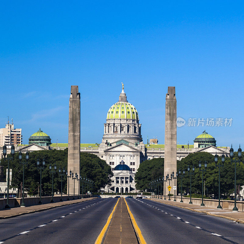 宾夕法尼亚州国会大厦和州街大桥
