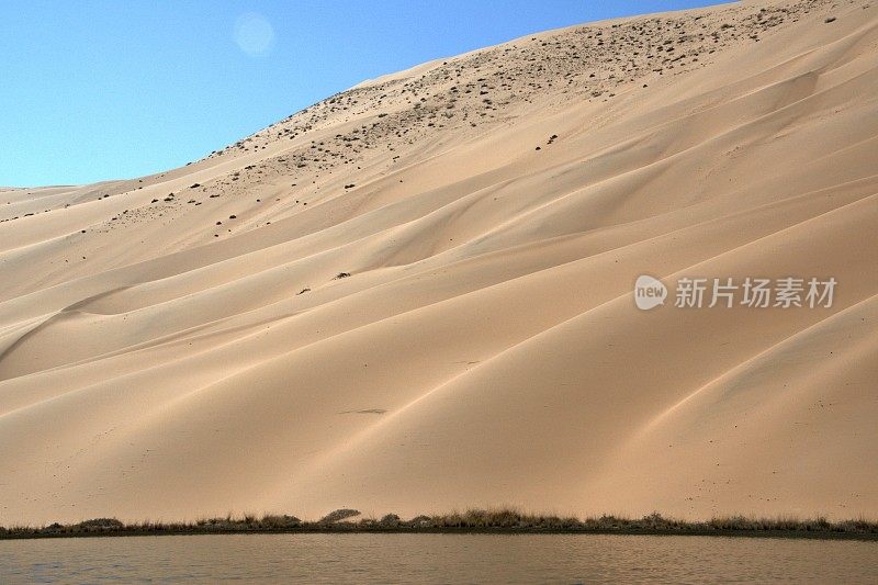 内蒙古巴丹吉林沙漠