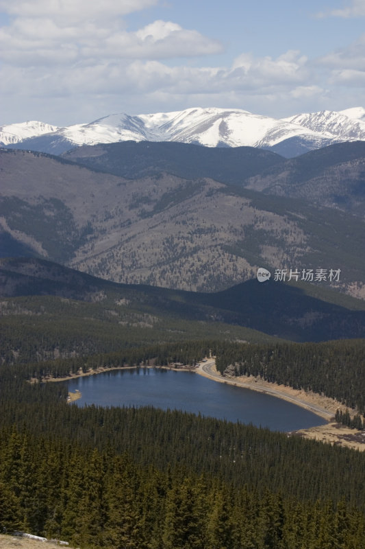 埃文斯山荒野中的科罗拉多回声湖