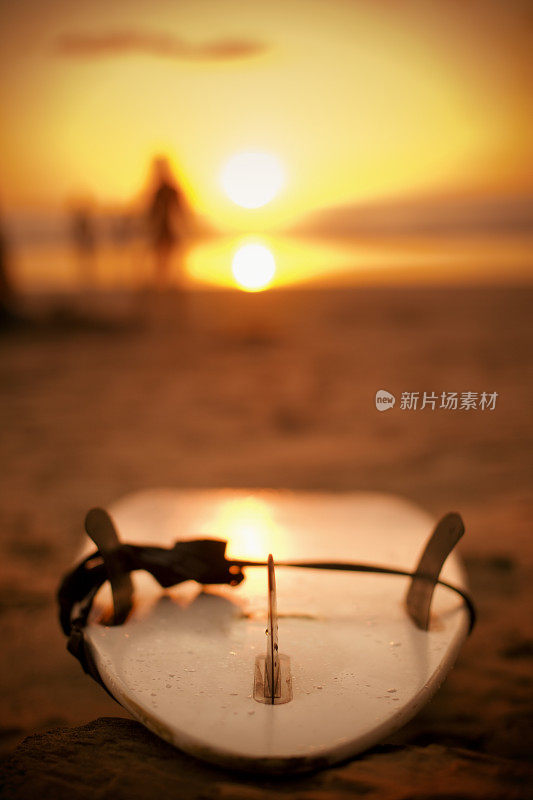 日落冲浪板