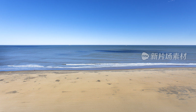 海滩、大海和天空