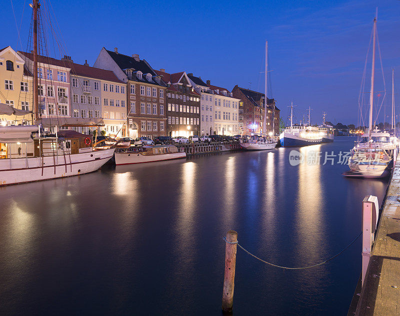 丹麦哥本哈根尼哈芬运河之夜