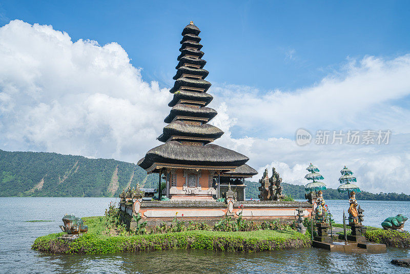 巴厘岛寺庙，普拉乌伦达努巴西-印度尼西亚