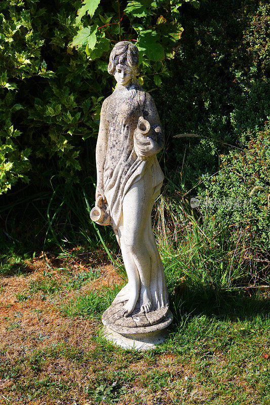 花园的大理石雕像