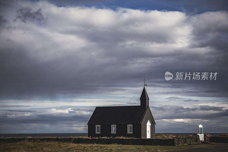 冰岛Snaefellsnes的布达基尔加教堂