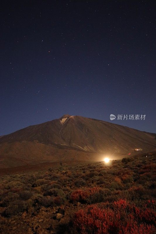 星空下的泰德山