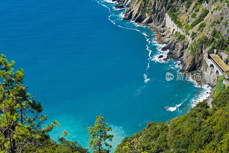 意大利五岛的岩石海岸