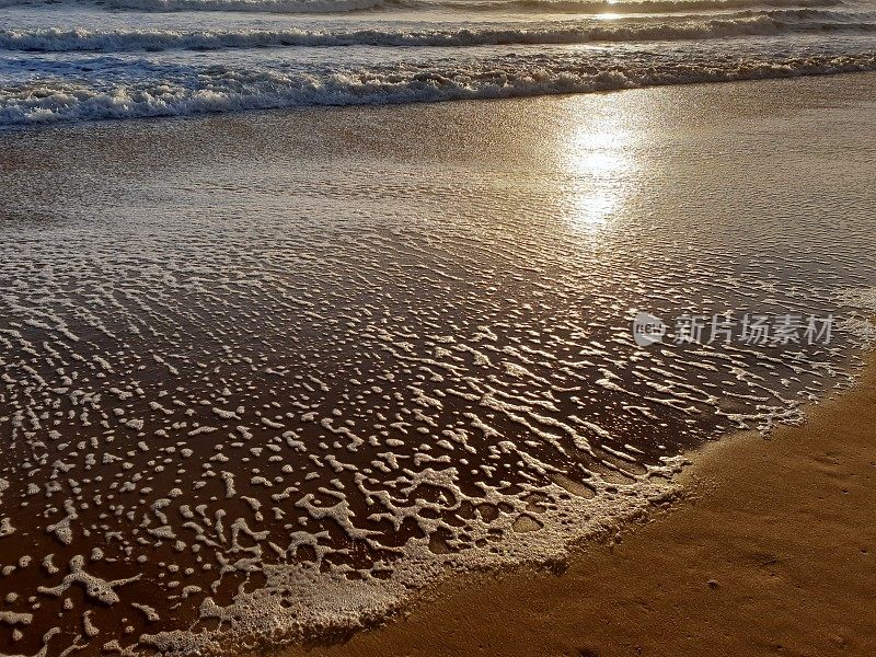 海上日出